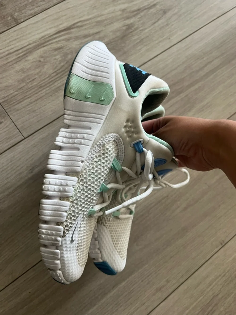 Nike White Athletic Sneakers with Mint and Sky Blue Accents - Picture 3 of 4